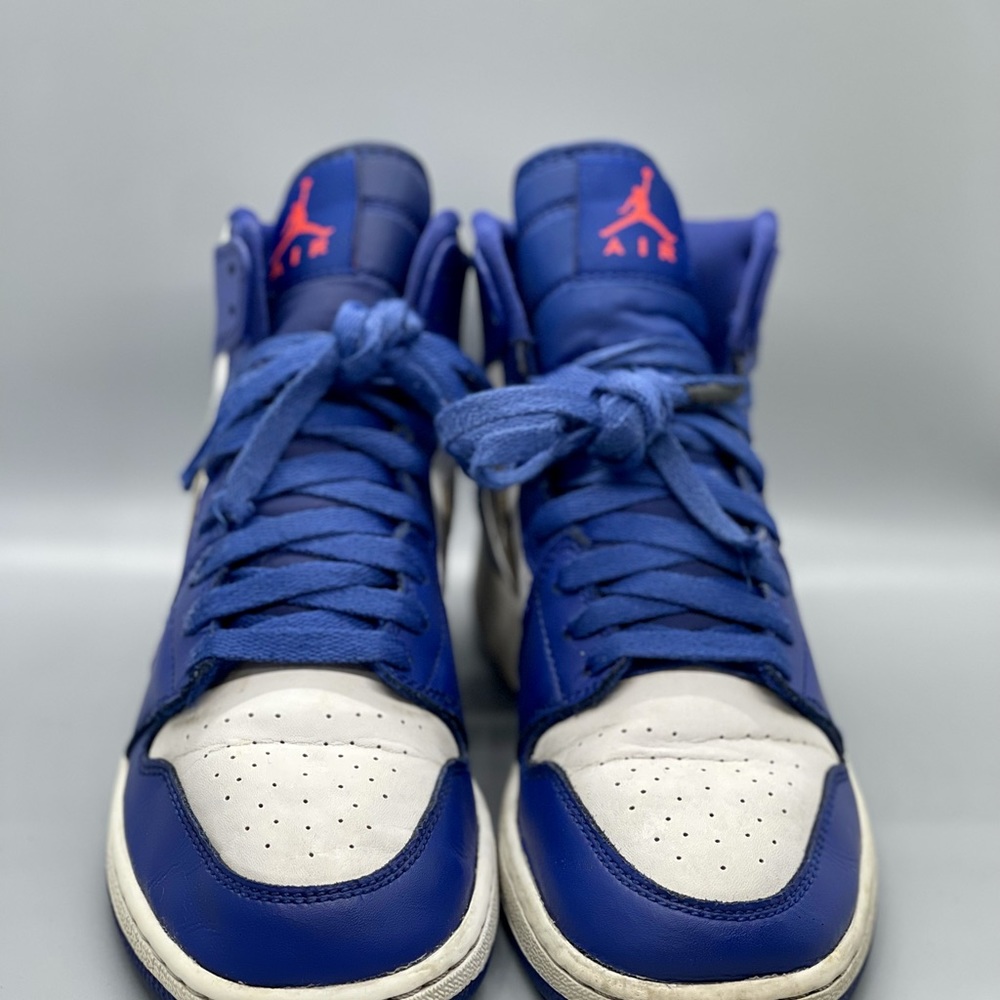 Jordan 1 Retro High ‘Deep Royal Blue’ (Size 6Y) - Picture 4 of 8